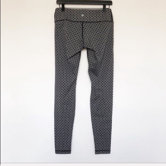 Lululemon wunderunder trigeo silver spoon black 6 - Picture 3 of 10